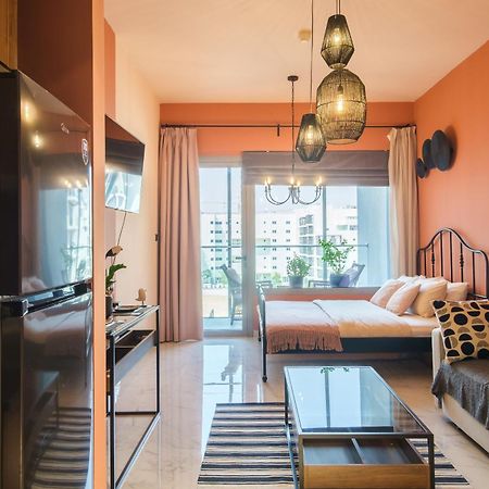 Poolside Charm Apartment Абу Даби Екстериор снимка